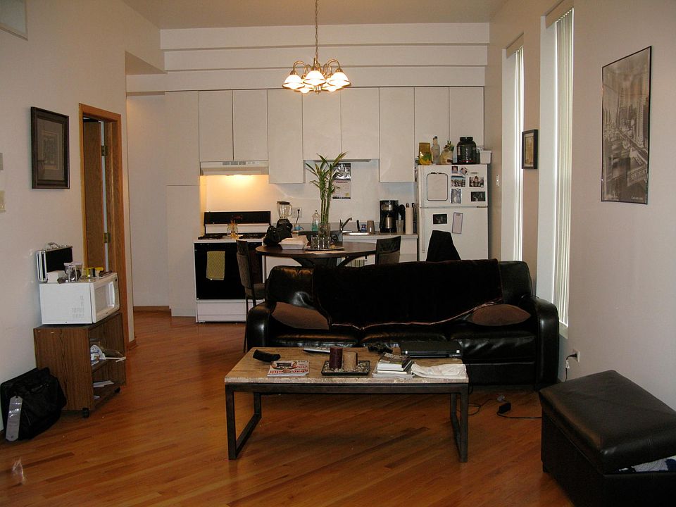 1st image of 833 W Grand Ave APT 2
