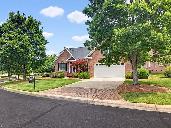 3rd image of 4733 Barrington Place Ct