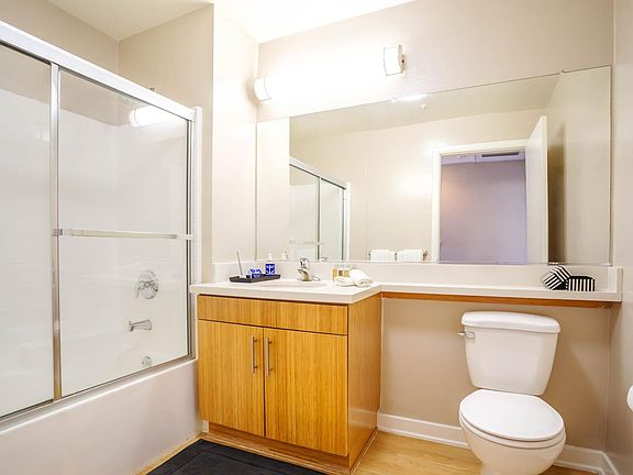 5th image of 1522 6th St #505