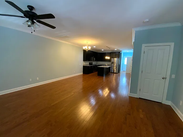 10220 Vanguard Pkwy — Photo 6
