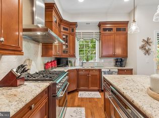 852 Independence Ct, Philadelphia, PA 19147