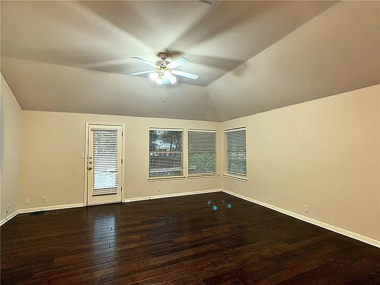 5726 Taylorcrest Dr — Photo 10