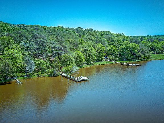 2nd image of 705 Skipjack Ln
