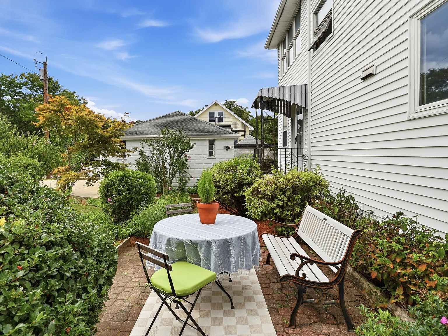 3 bed, 1417 sqft, $3,500 — Photo 4