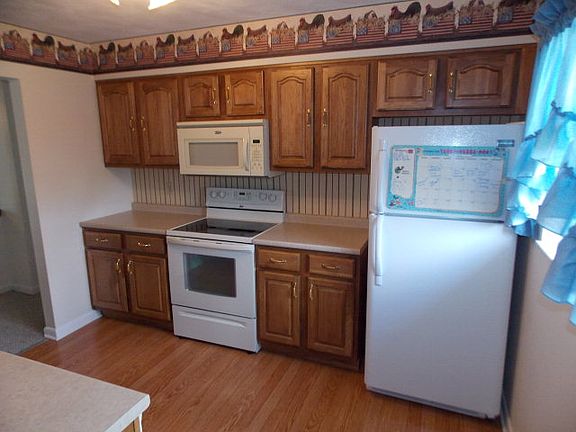4th image of 29 Meadow Ln