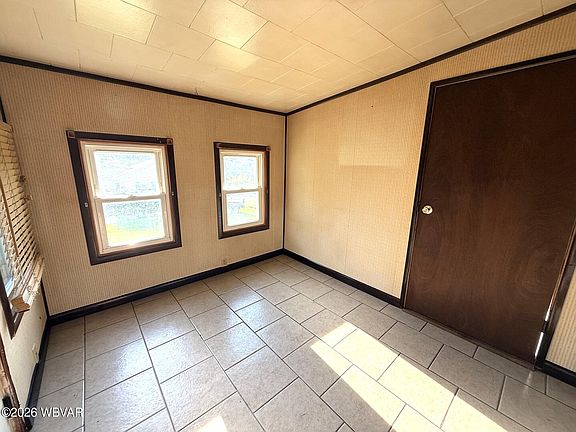 5th image of 157 Oak Hollow Rd