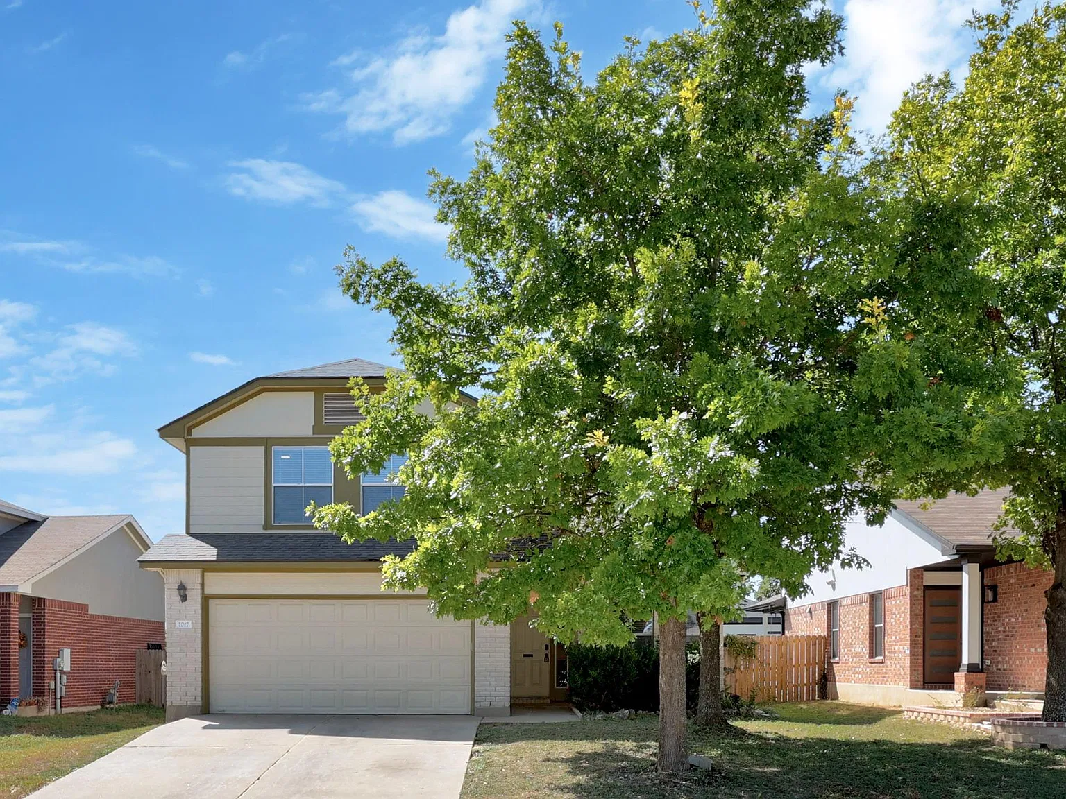 3 bed, 2.5 bath, 1736 sqft, $1,950 — Photo 2