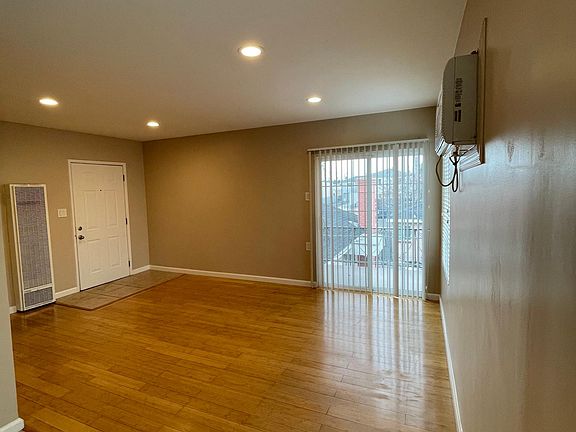 3rd image of 5624 Satsuma Ave #1/2