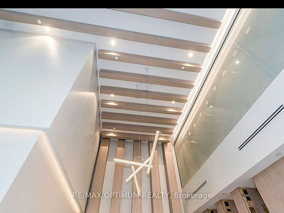 4th image of 86 Dundas St E #1516