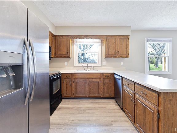 5th image of 6315 W 465th St N