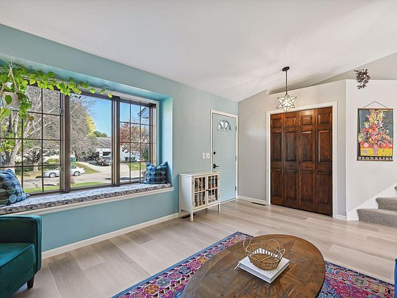 5th image of 3030 92nd Ave NE