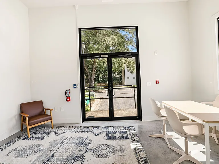 1824 Greentree Ln — Photo 39