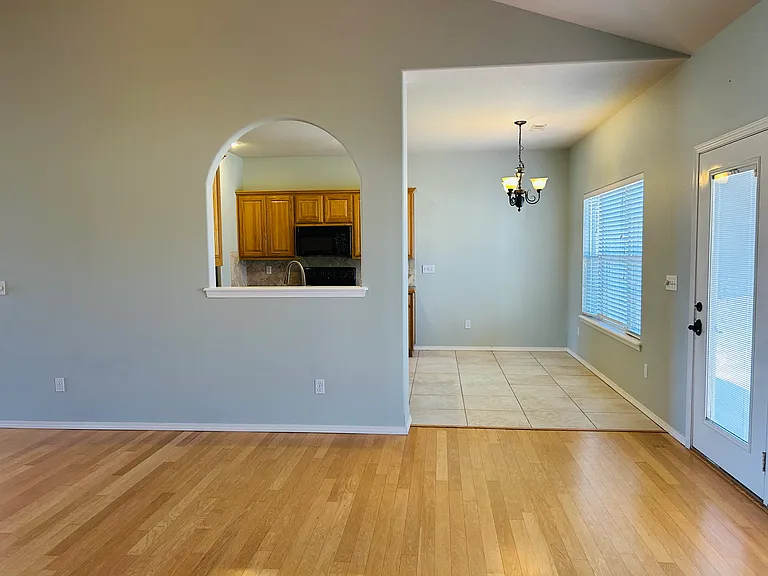 15 Mills Dr — Photo 7