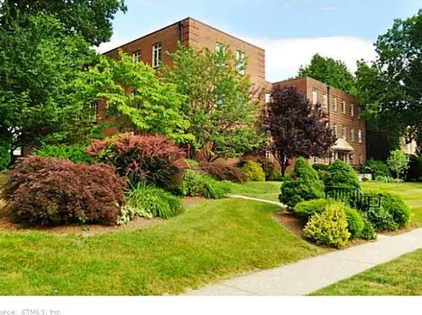 20 Outlook Ave APT 305, West Hartford, CT 06119