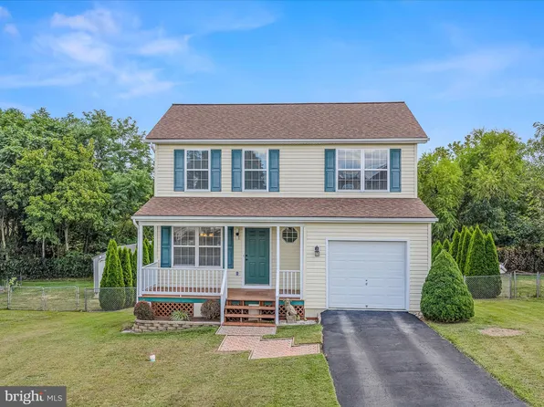 138 Acoustic Dr, Martinsburg, WV 25404