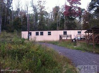 211 Moonlight Dr, Cresco, PA 18326