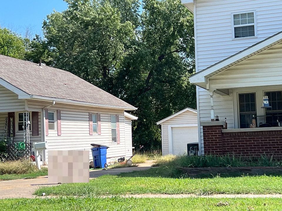 2nd image of 1217 N A St