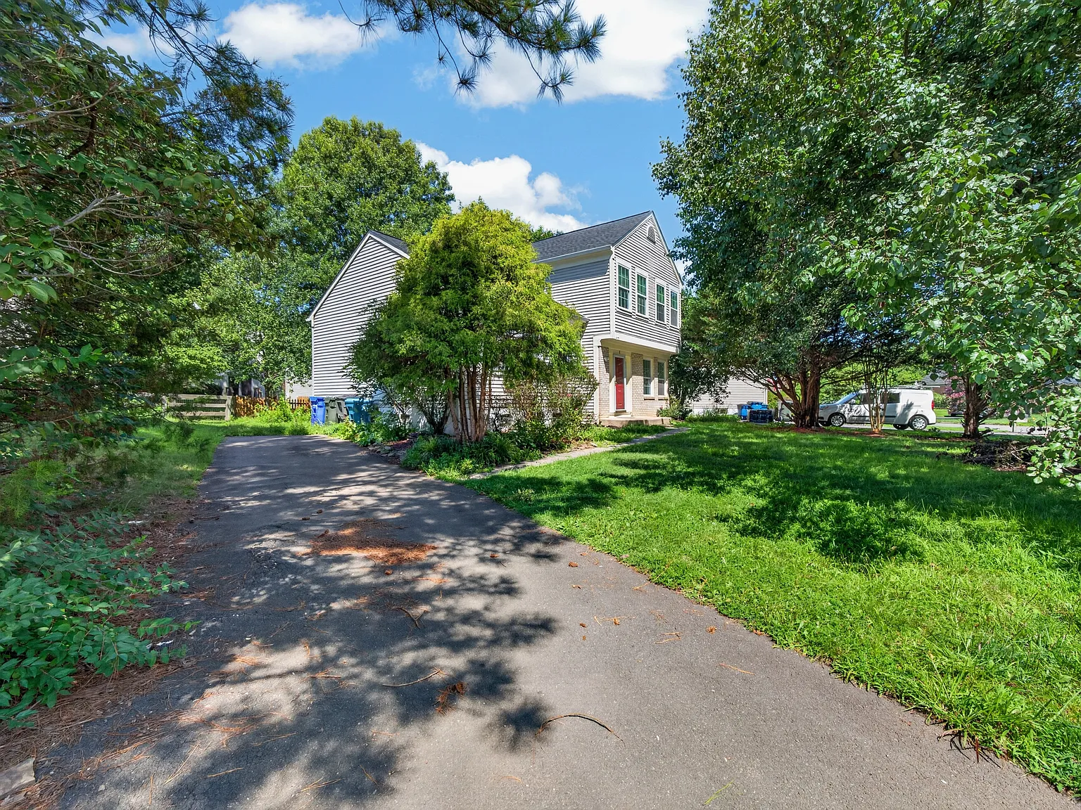 5 bed, 1592 sqft, $3,500 — Photo 2