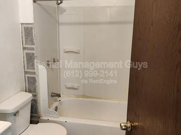 2500 17th Ave S #2 — Photo 8