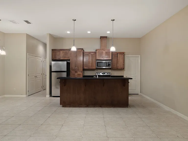 2805 Mimosa St #11 — Photo 3