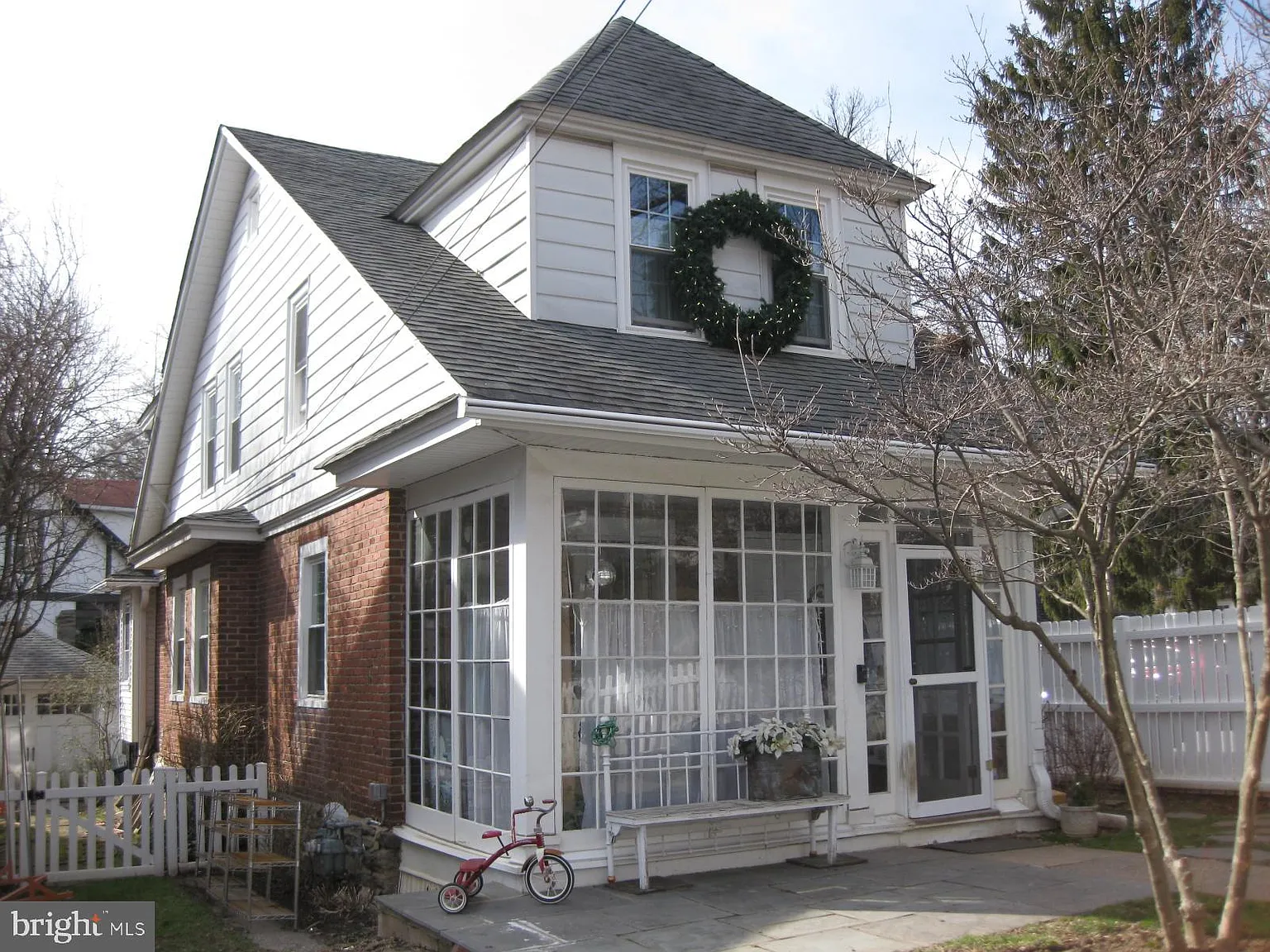 432 Dudley Ave photo 1