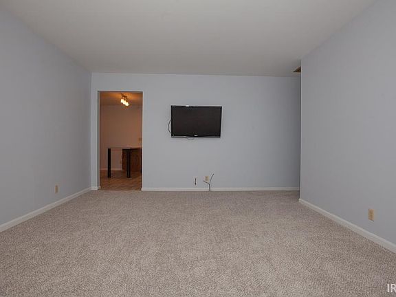 3rd image of 2319 Hialeah Dr