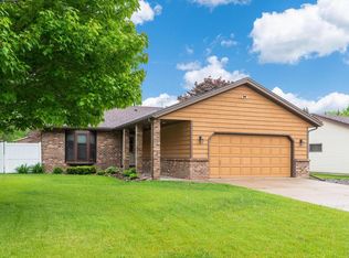 1005 Shawmut St S, Shakopee, MN 55379