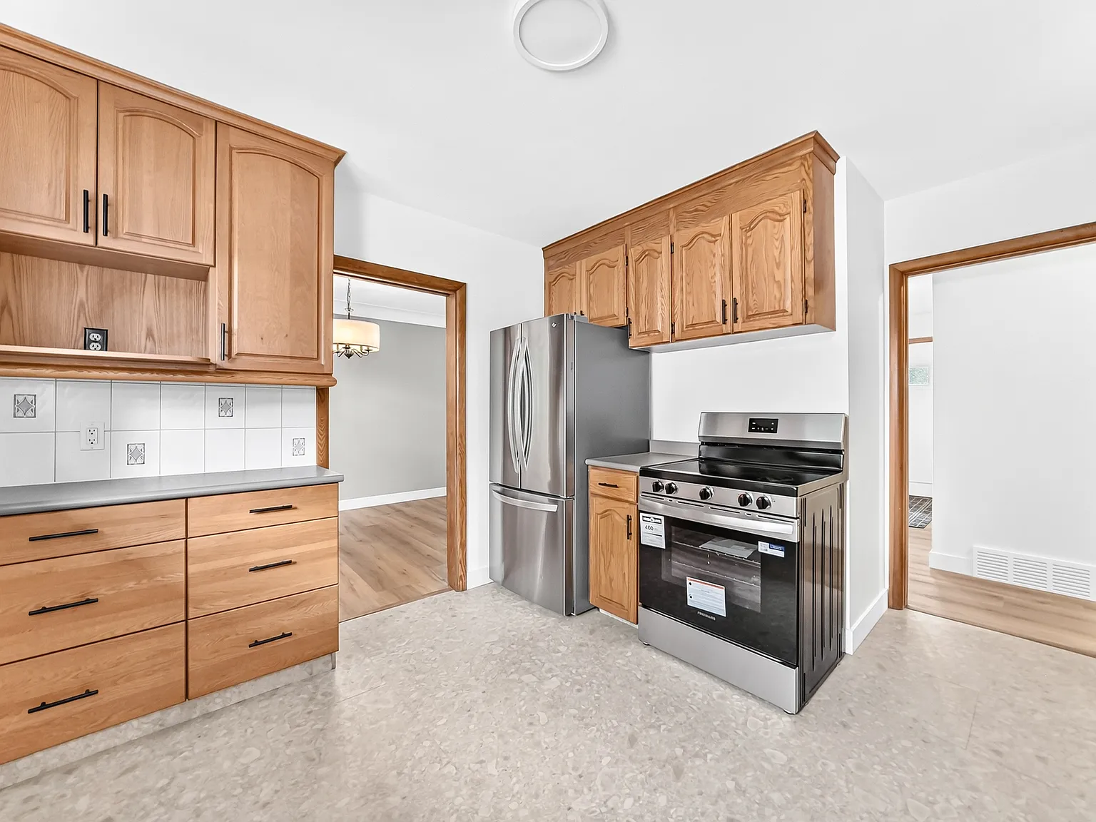 211 Strathmillan Road - 1 — Photo 1