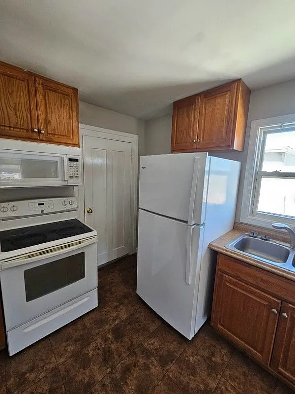1 bed, 1100 sqft, $1,295 — Photo 2