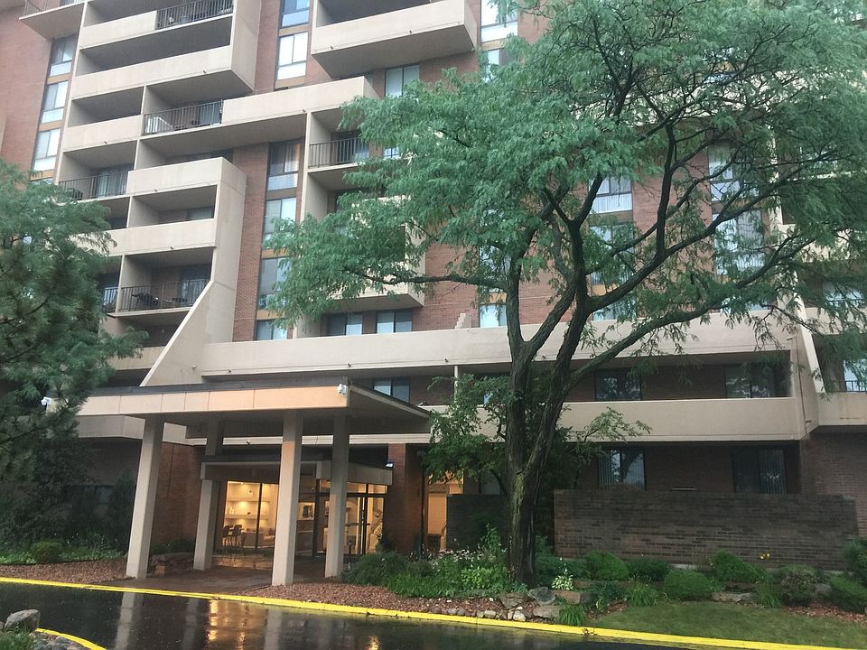 1st image of 465 W Dominion Dr Unit 410