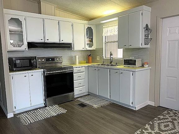 4th image of 187 Dutchess Dr