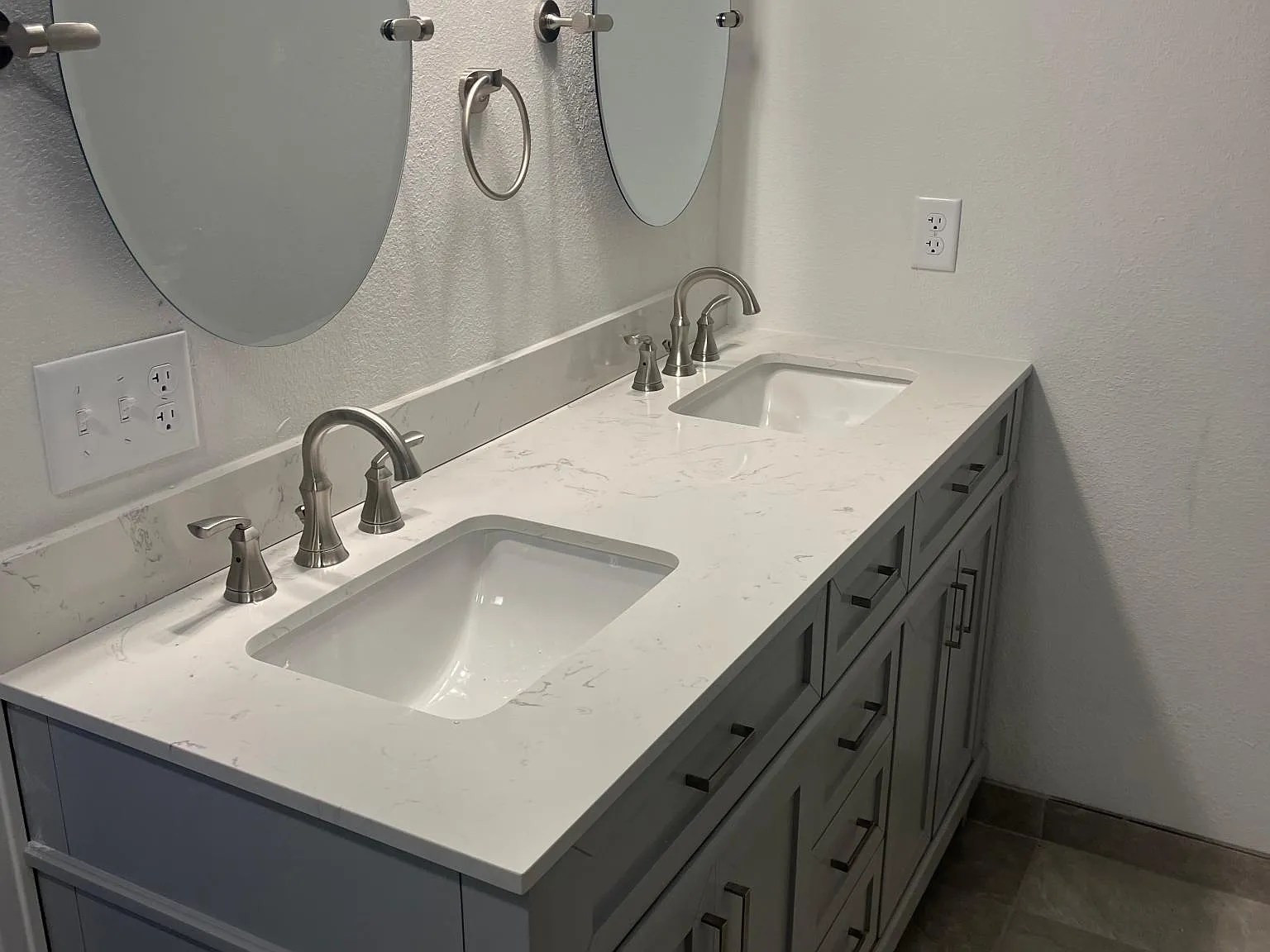 1543 Oak Ct — Photo 4