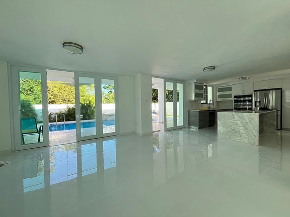4th image of 1141 Vistamar Marina E