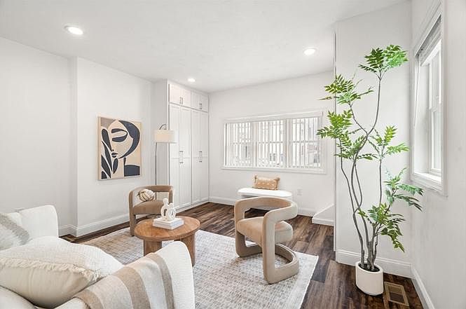 1st image of 16 Pitman St #2