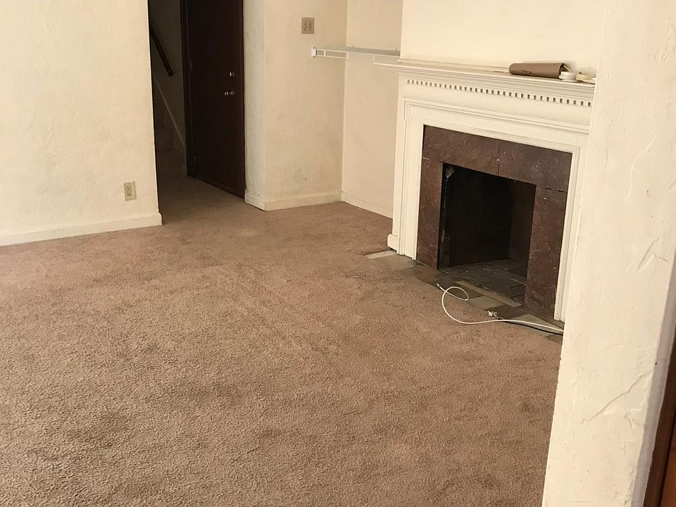 2nd image of 912 McLaughlin Run Rd