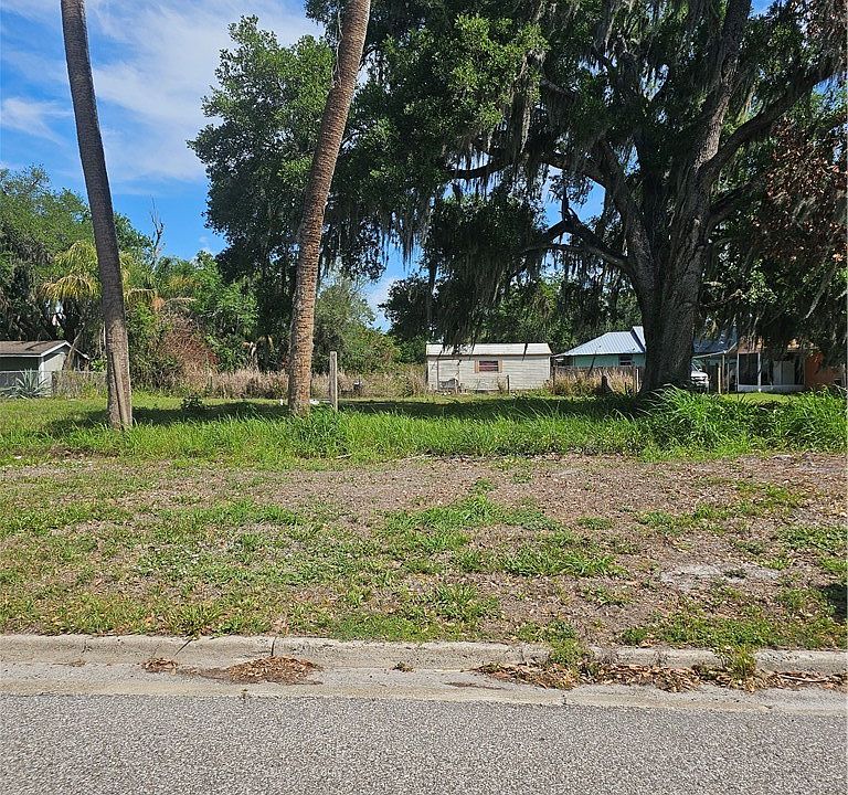 2nd image of 327 7th St E