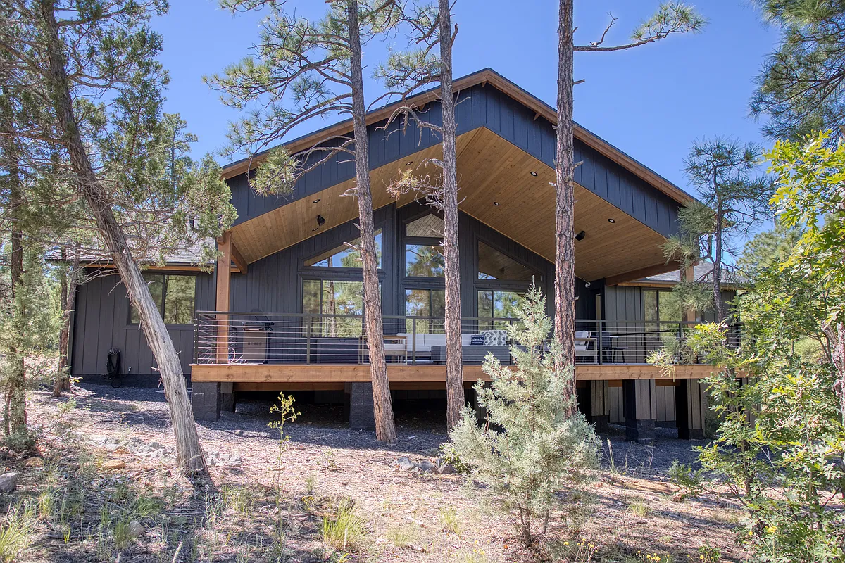 Building Photo - 4500 W Hackberry