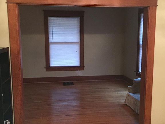 Dinning room to living room