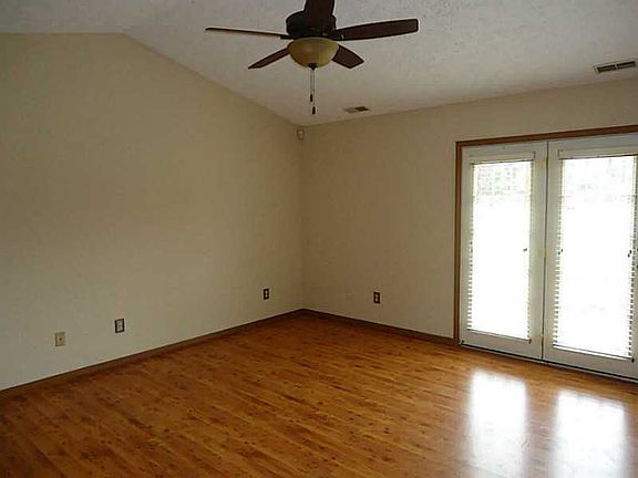 2nd image of 126 Meadow Glen Dr
