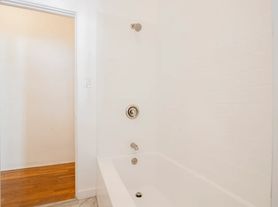 532 N Genesee Ave, Los Angeles, CA