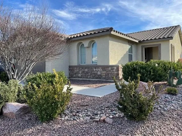 4695 E Lucera Ct, Pahrump, NV 89061