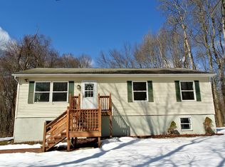 337 Laurel Lake Rd, Bartonsville, PA 18321