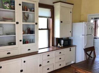 W10581 Shaky Lake Rd, Hortonville, WI 54940