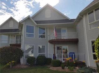 859 Pointe Dr, Port Huron, MI 48060