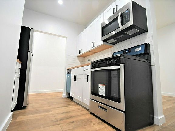 3rd image of 527 W 160th St #C
