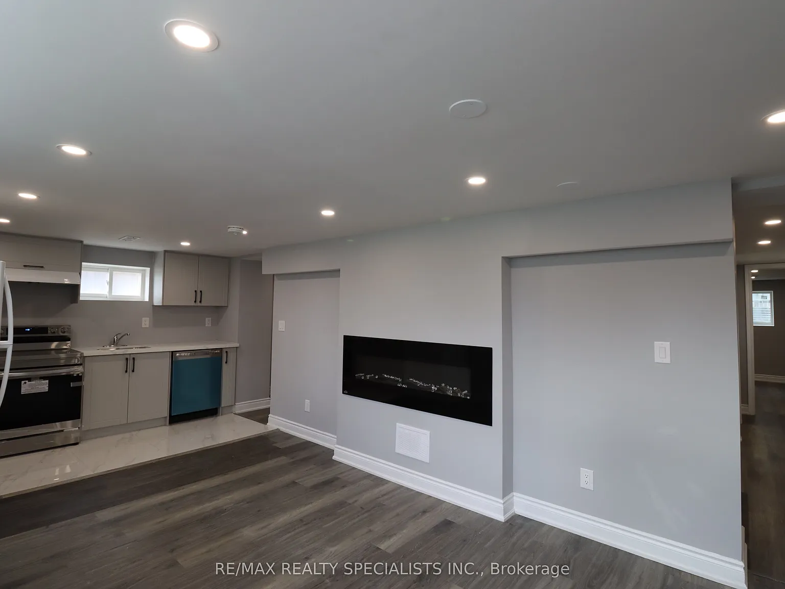3 bed, $1,800 — Photo 2