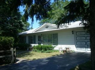 449 Hazelwood Ln, Glenview, IL 60025