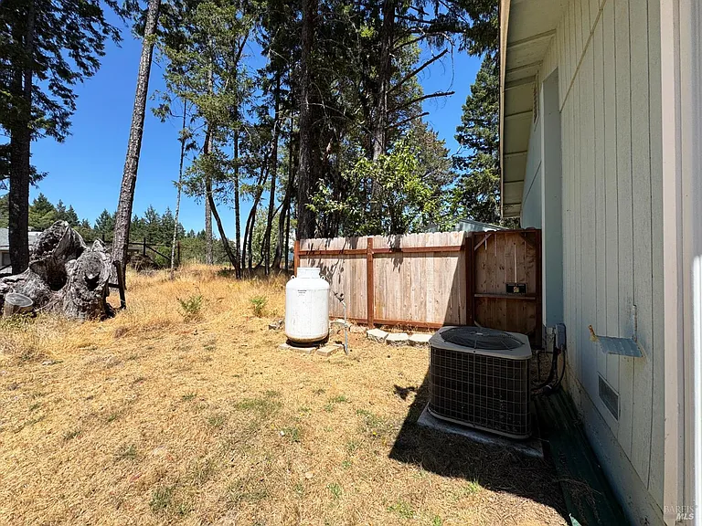 Alcott Ln — Photo 16