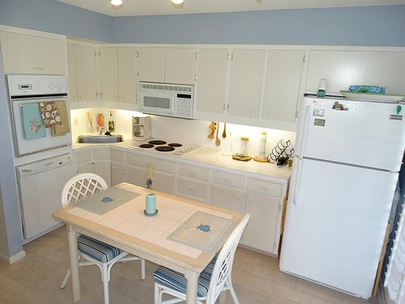 3rd image of 1215 Edington Pl APT E7