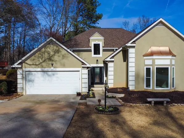 301 Oak Ter, Alpharetta, GA 30009